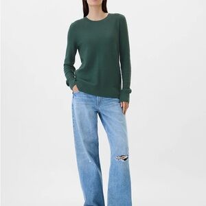 GAP Green Crewneck Sweater